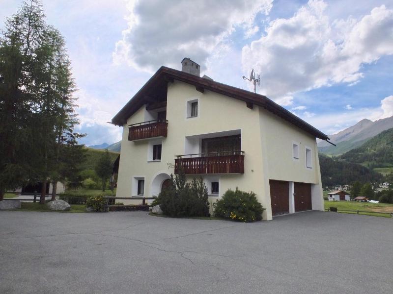 Apartment with Mountain View image 2