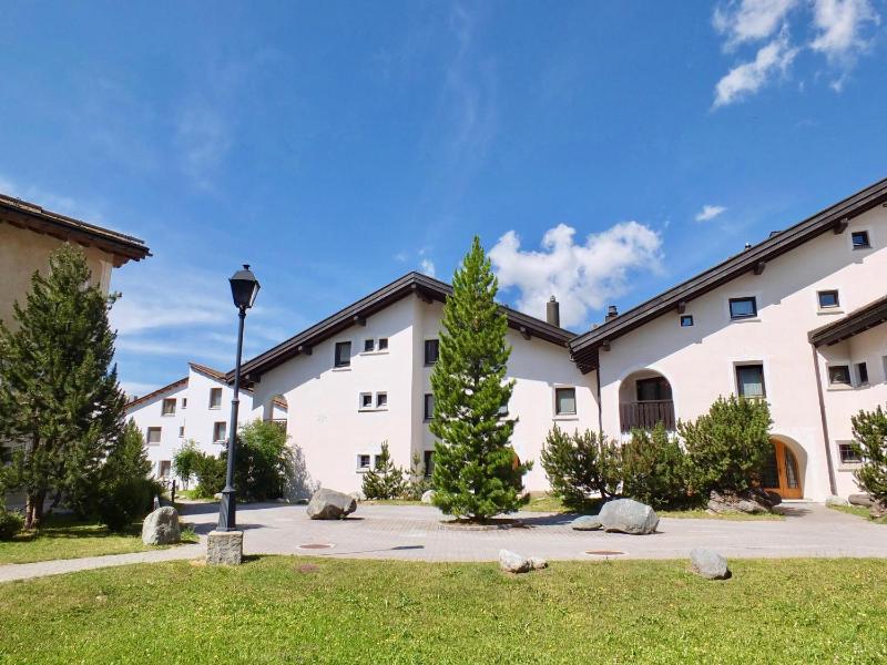 Apartment with Mountain View image 2