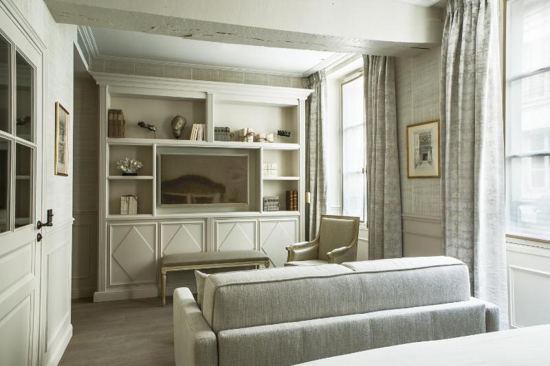 Executive Room image 4