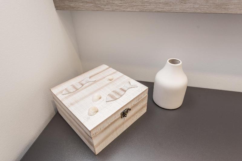 One Bedroom Apartment with Two Balconies and Sea View image 2