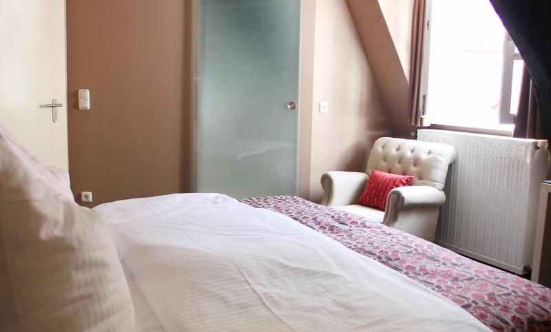 Double Room image 4