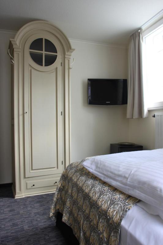 Single Room image 4