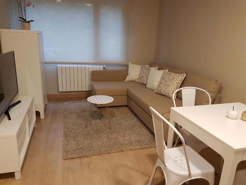 One-Bedroom Apartment image 2