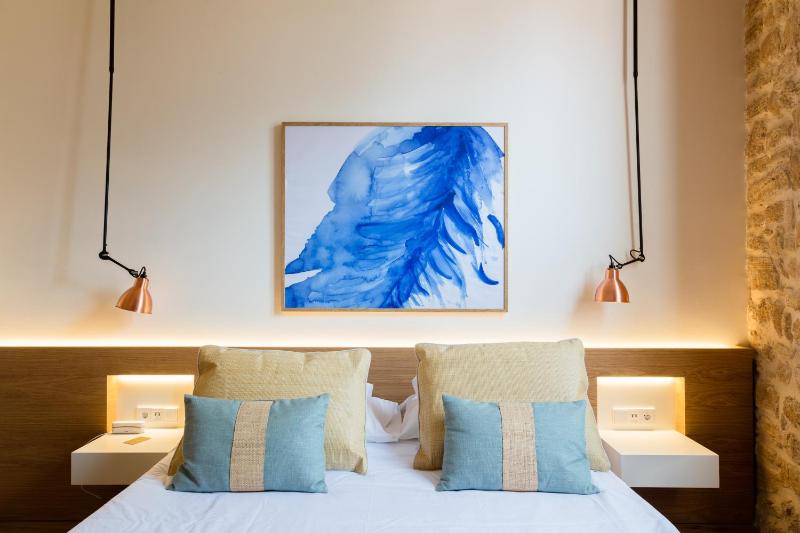 Superior Double Room image 3