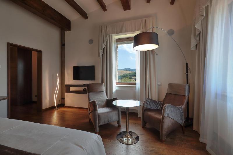 King Suite image 2