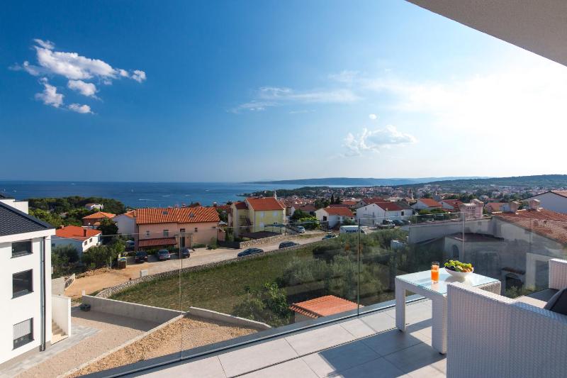 Deluxe Double Room with Balcony and Sea View image 2