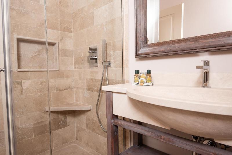 Double Room image 1