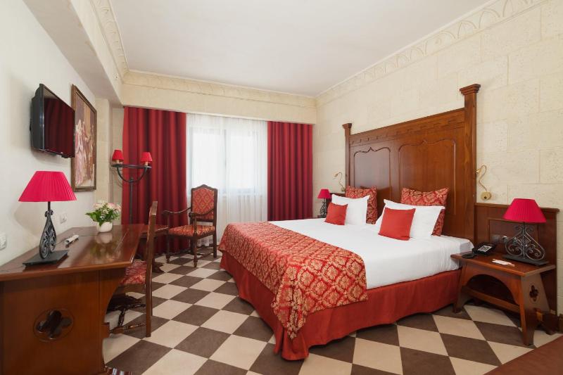 Superior Double or Twin Room image 3