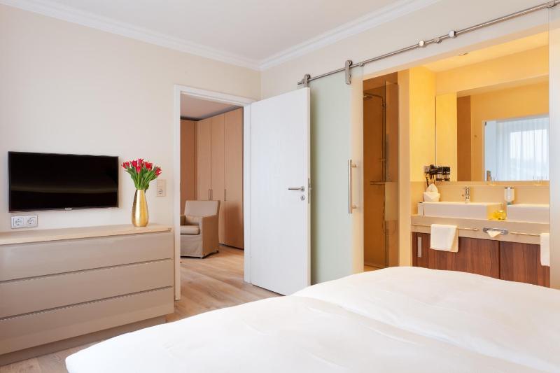Suite with Sea View image 1