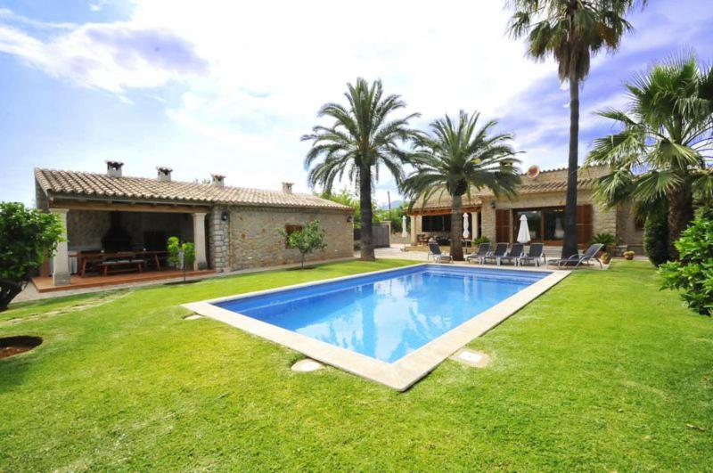 Three-Bedroom Holiday Home  image 3
