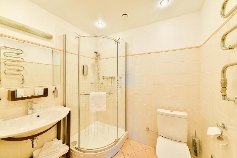Twin Room image 2