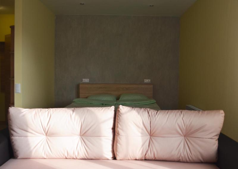 King Studio with Sofa Bed image 2