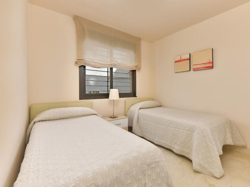 Three-Bedroom Apartment with Partial Sea View image 4