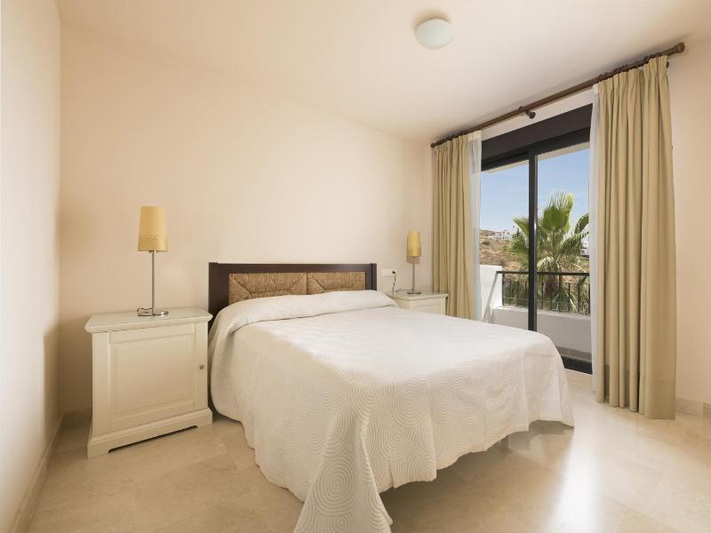 Three-Bedroom Apartment with Partial Sea View image 3