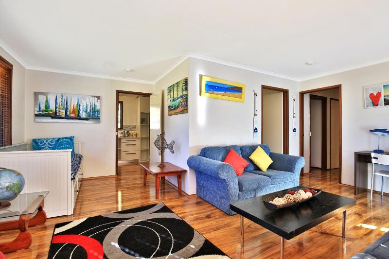 Sandy Toes Beach House Jervis Bay - 2min to Beach - image 11