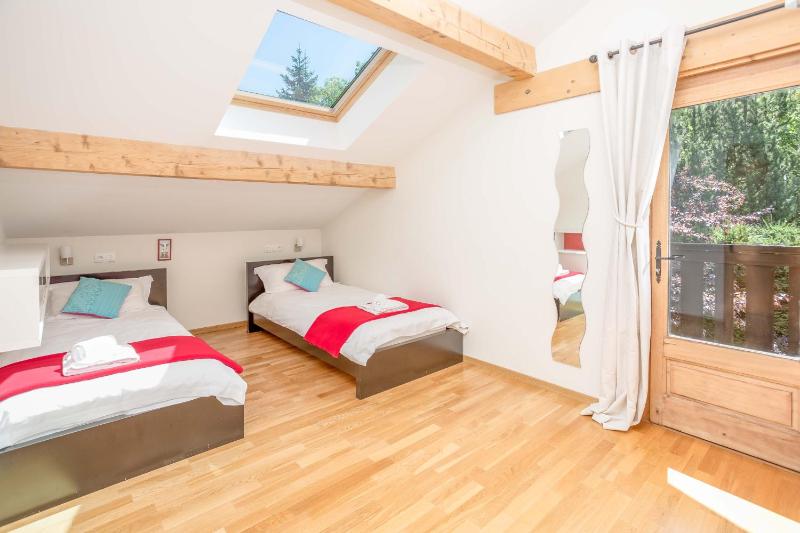 Chalet image 1