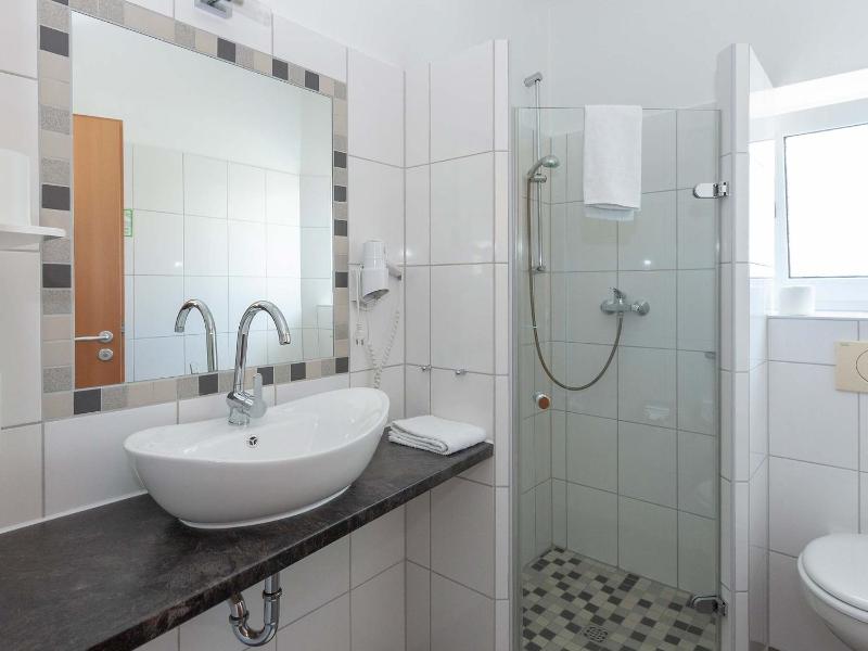 Double Room image 2