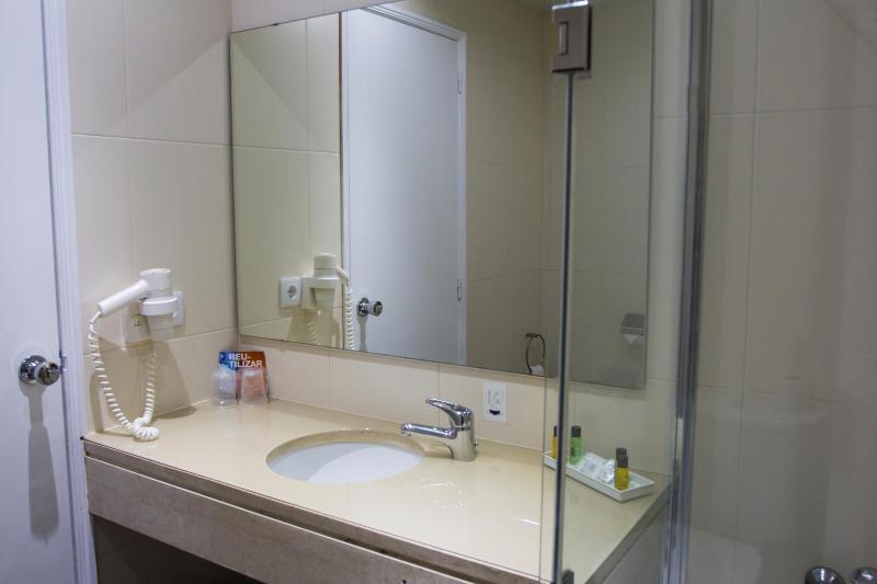 Double Room with Sea View image 4