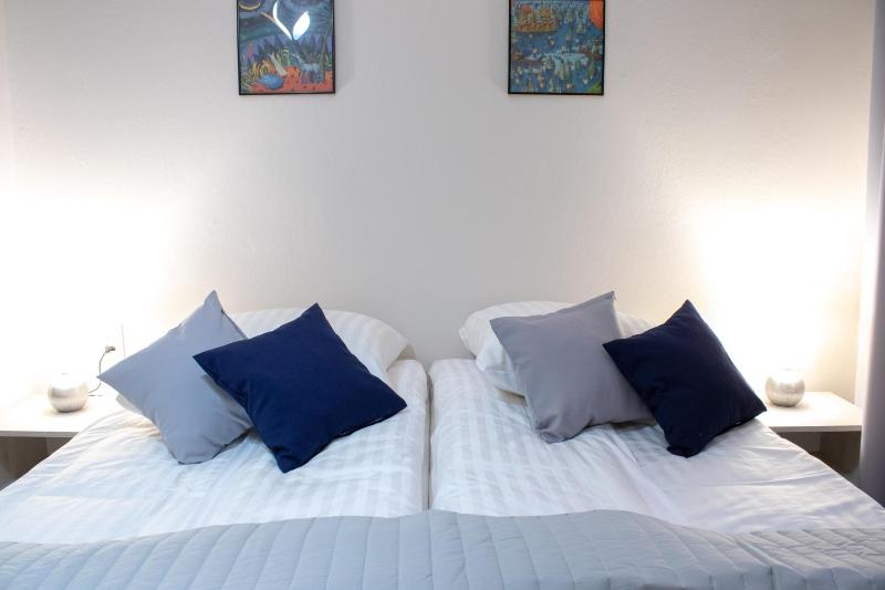Deluxe Double Room with Balcony image 4