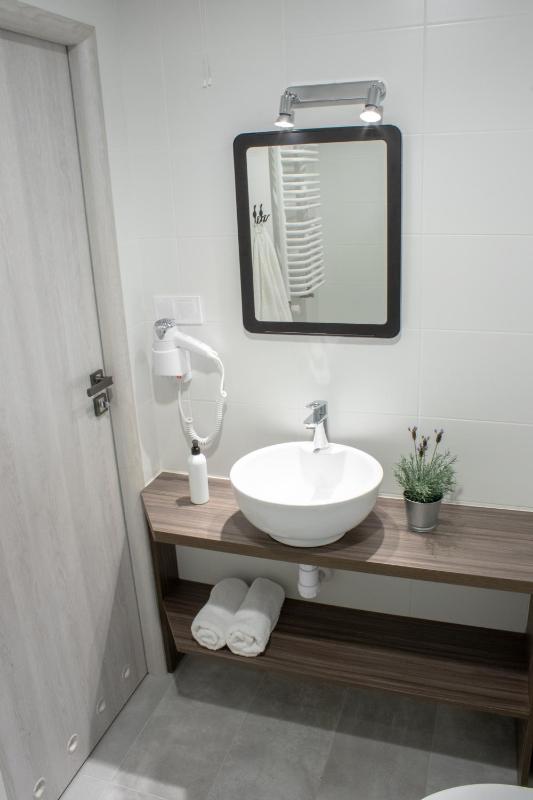 Small Double Room image 4