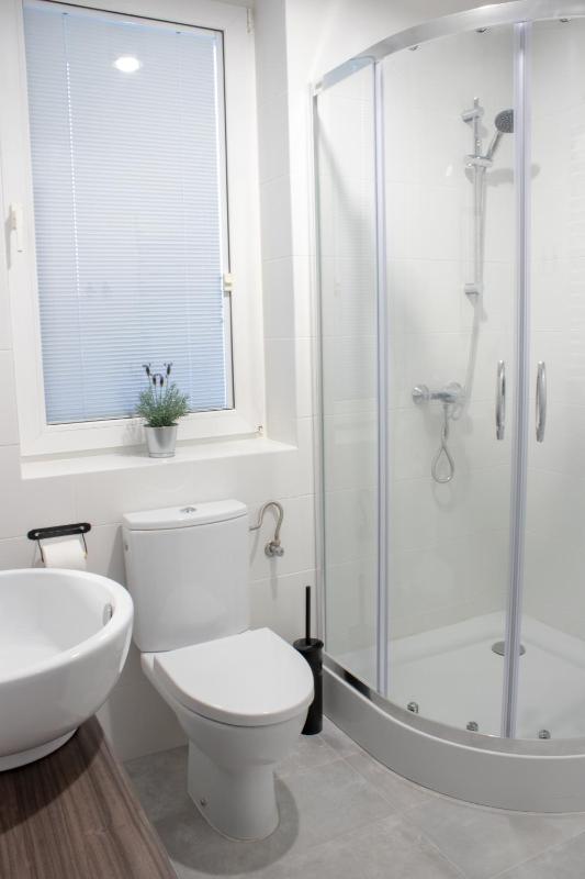 Small Double Room image 3