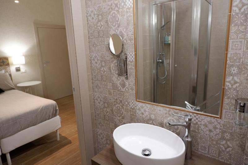Superior Double Room image 4