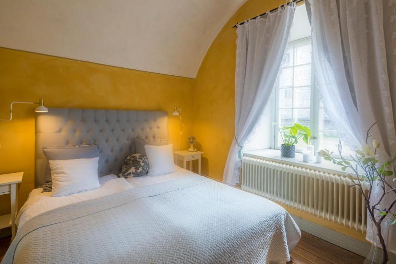 Twin Room image 3