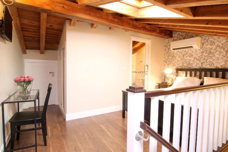 Double Room - Attic image 2