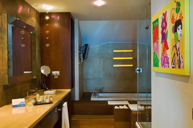 Presidential Suite with Terrace and Bosphorus View image 3