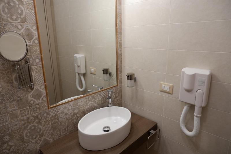 Single Room with Balcony image 4