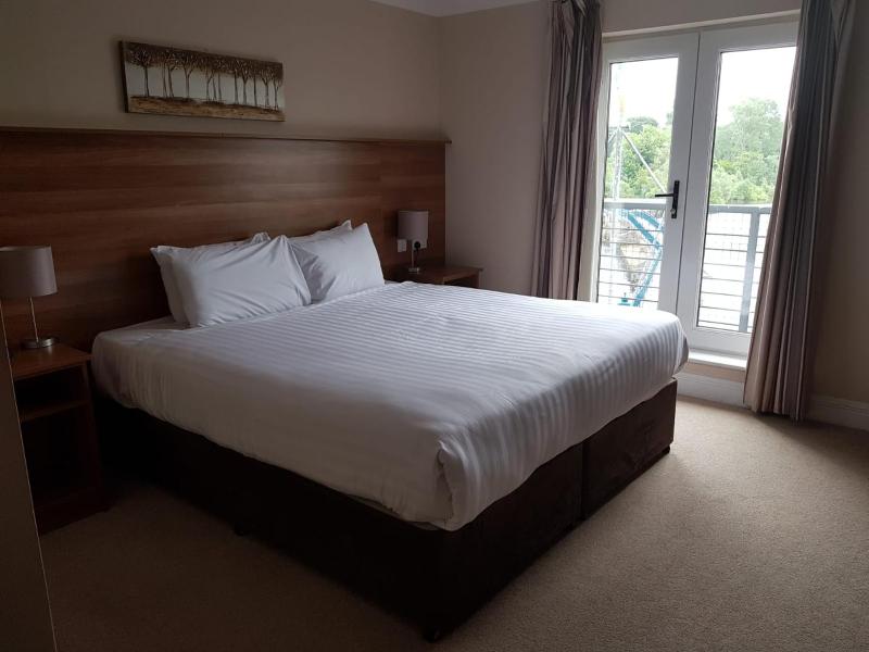 Double Room with River View image 2