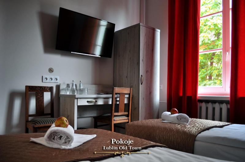Deluxe Double or Twin Room image 4