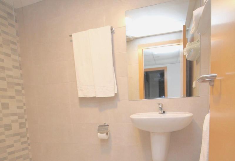 One Bedroom Apartment (1-4 pax) image 1
