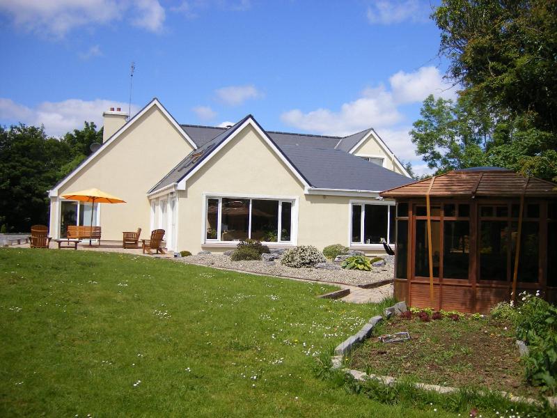 Camillaun Lodge with Lough Corrib Boat Hire - image 9