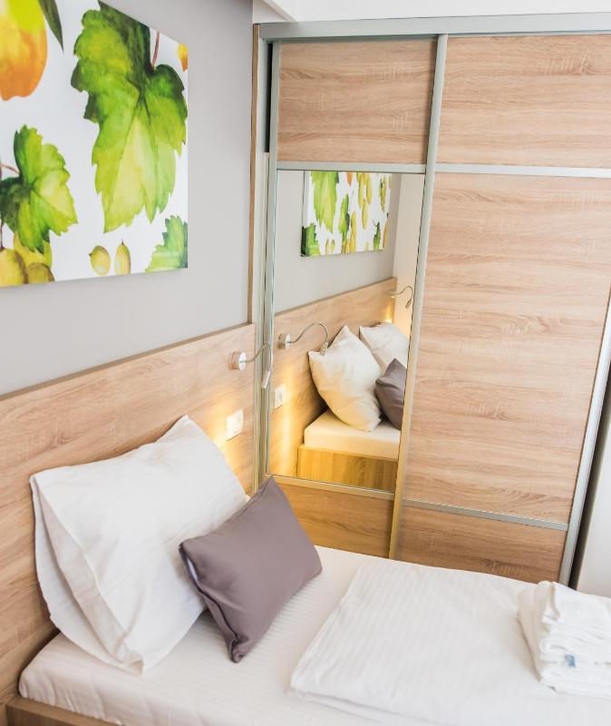 Deluxe Double or Twin Room with Garden View image 4