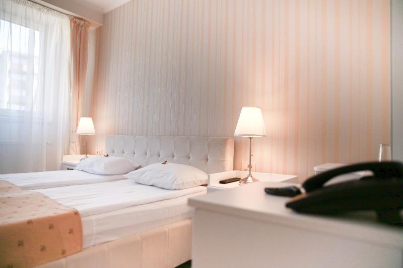 Double Room with Private Bathroom image 4