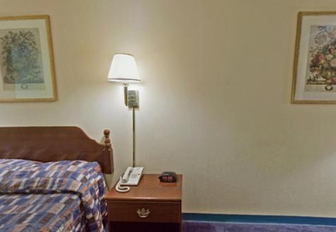 King Room - Non-Smoking image 2