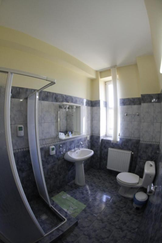 Single Room image 3