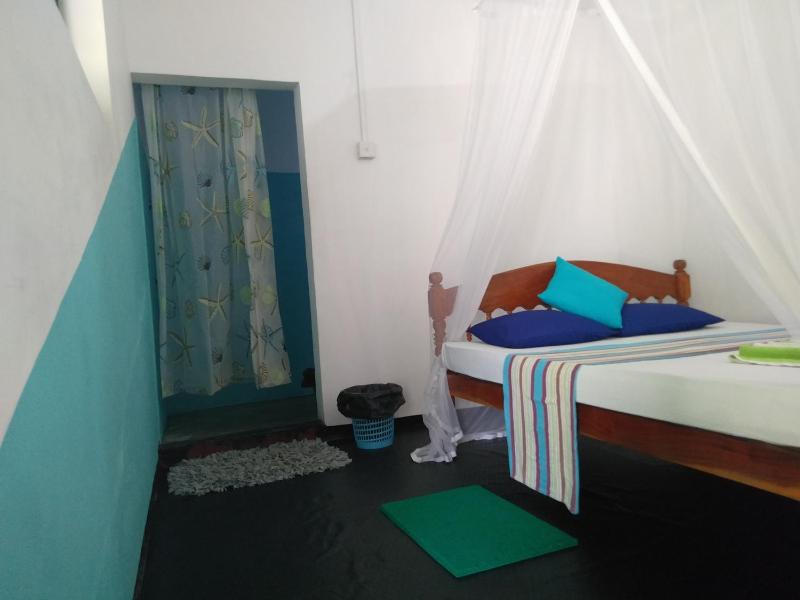 Basic Double Room image 2