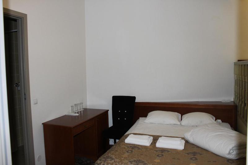 Family Room image 3