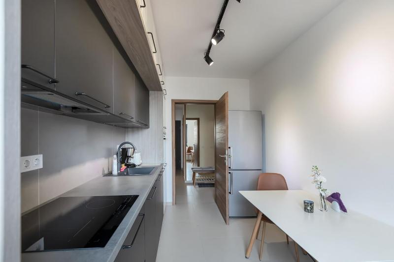 6th floor apartment (Balcony with city view, A/C) image 4