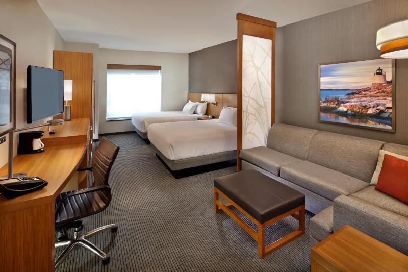 Queen Room with Two Queen Beds and Sofa Bed image 2