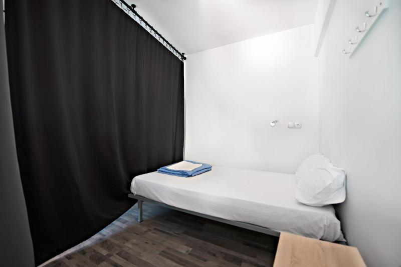 Bedbox Hostel - image 16