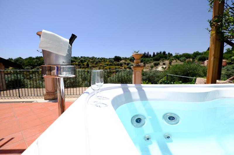 Suite with Garden View image 2