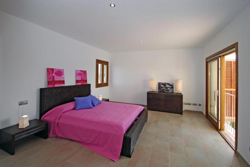 Four-Bedroom Holiday Home image 3