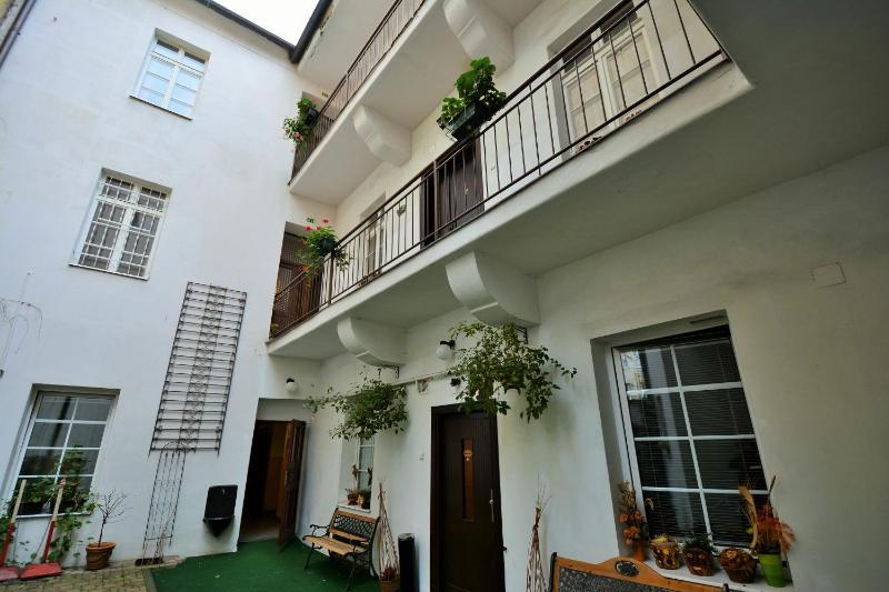 Double or Twin Room with Private Bathroom and Shared Kitchenette image 1