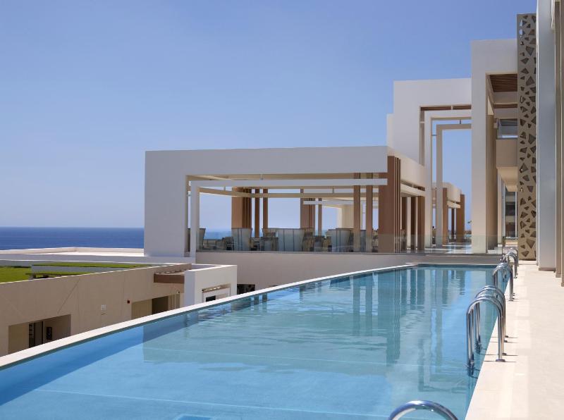 Deluxe Double Room with Sharing Pool and Sea View image 3