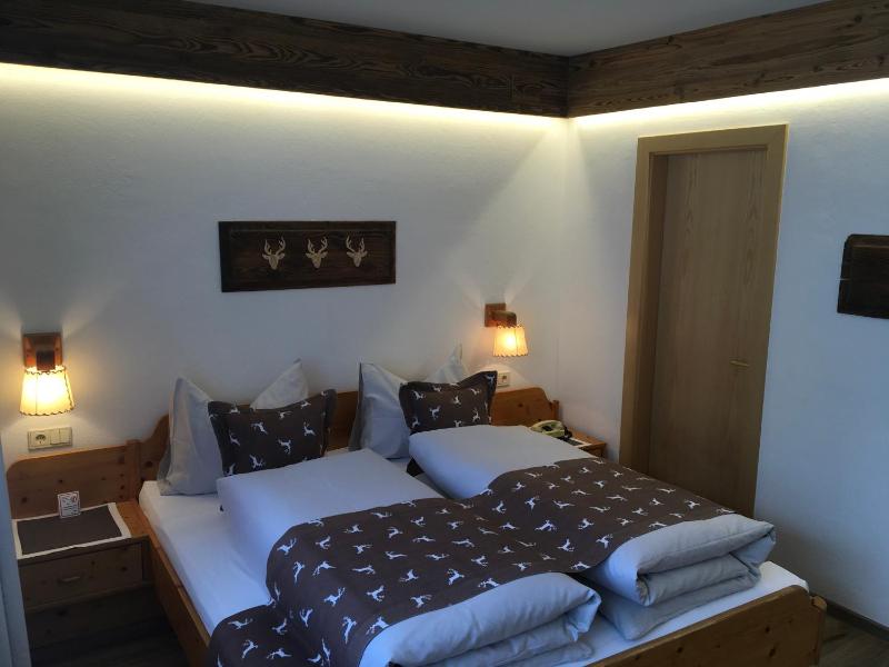 Double Room image 3