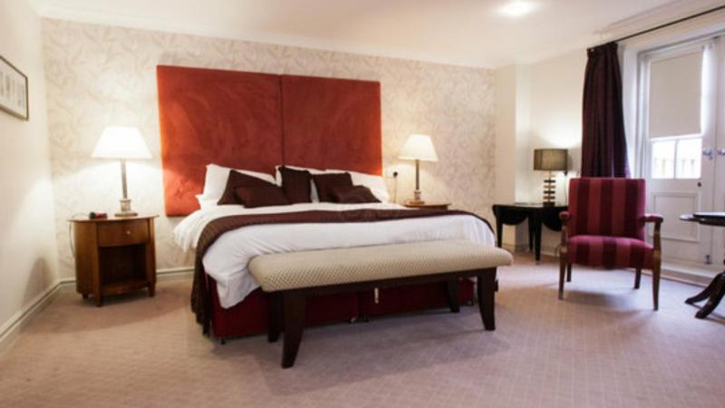 Double Room image 4