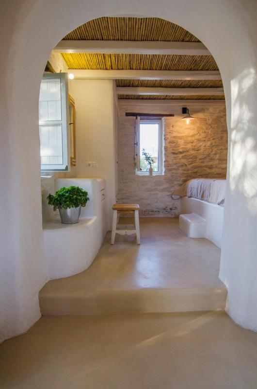 Superior Traditional Studio (2 adults) image 4